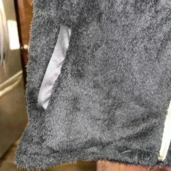 Chic soul black furry vest gold zipper plus sz 2xl - Picture 3 of 5